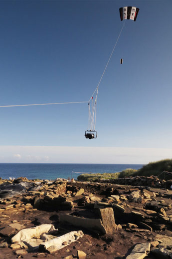 Kieran Baxters kamerarigg vid Links of Noltland i Orkney.