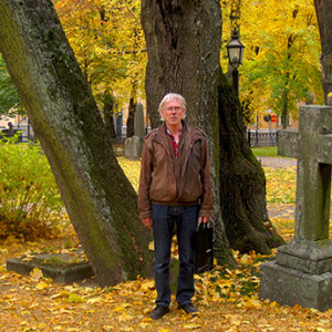 Stig på kyrkogården