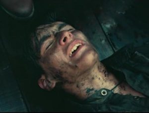 Fionn Whitehead i filmen Dunkirk