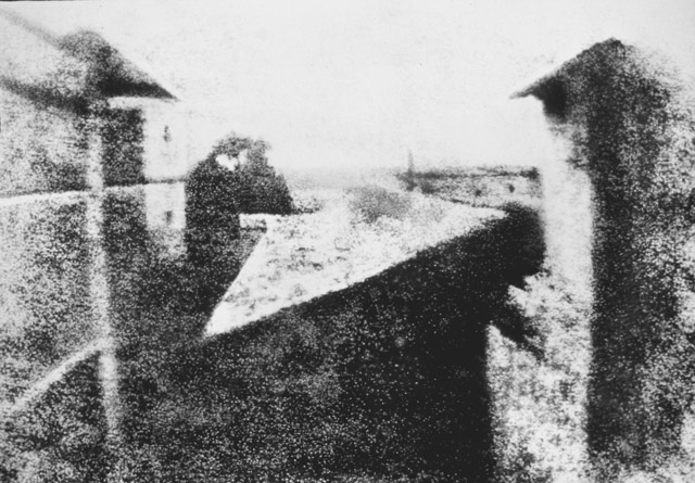 View from the Window 1826-27. Världens förmodade första fotografi.