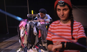 ur Symaskinen, Angereds teater. Foto Tilo Stengel